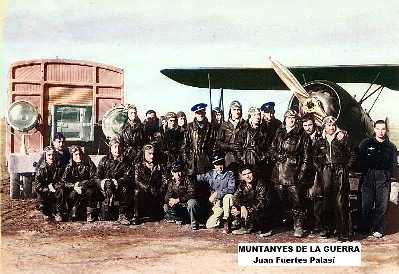 Mi abuelo, el segundo por la derecha